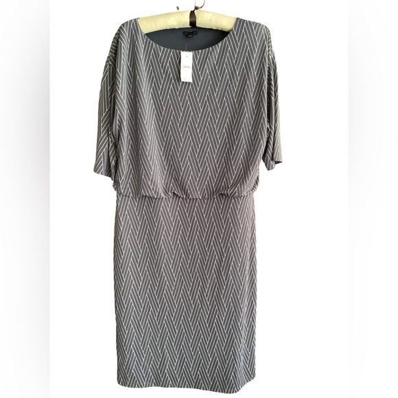 🚨 NWT Ann Taylor Gray and White Short Sleeve Dress Size Large - Picture 2 of 7